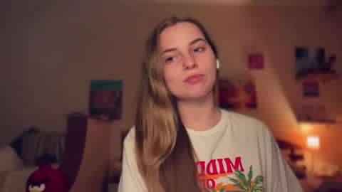 Lily online show from 10/28/25, 11:29