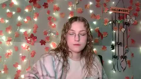small lily online show from 10/23/25, 05:12