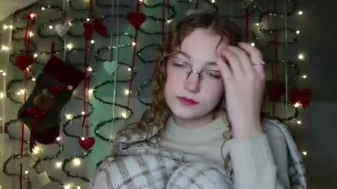 small lily online show from 11/26/25, 06:09