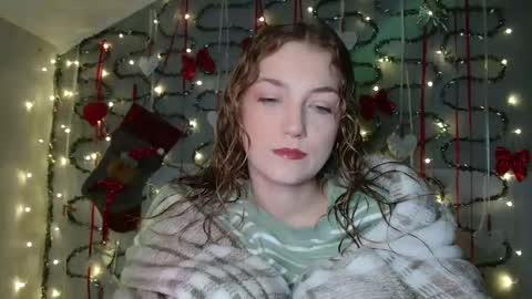 small lily online show from 12/22/25, 06:05