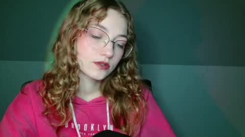 small lily online show from 02/09/26, 04:00