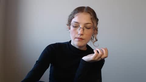 small lily online show from 03/03/26, 01:17