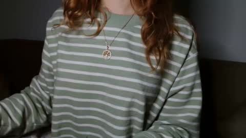 small lily online show from 04/15/26, 07:58