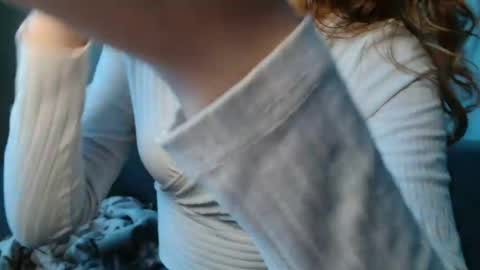 small lily online show from 04/17/26, 03:15