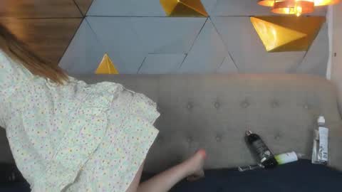 lily_waist online show from 02/13/25, 03:07