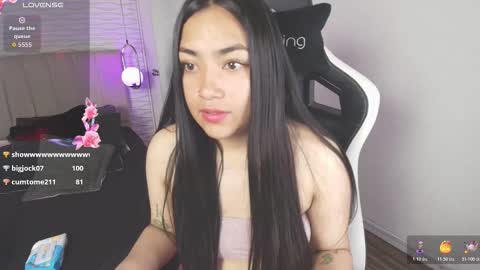 lily_waist online show from 11/14/25, 03:27