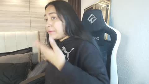 lily_waist online show from 02/12/26, 11:27