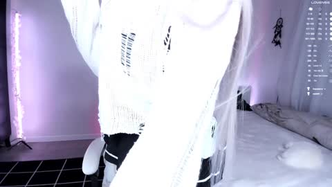 Lily online show from 12/07/24, 01:47