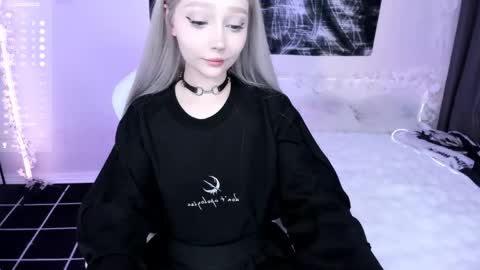 Lily online show from 05/19/26, 01:56