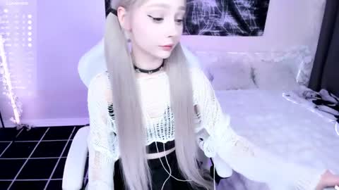 Lily online show from 05/27/26, 11:13