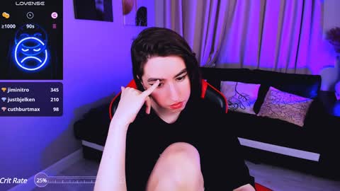 Snapshot of lily_xbaby chatting on 12/01/24, 04:29 LILY online show from 12/01/24, 04:29