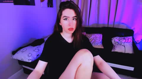 Snapshot of lily_xbaby chatting on 02/02/25, 08:57 LILY online show from 02/02/25, 08:57