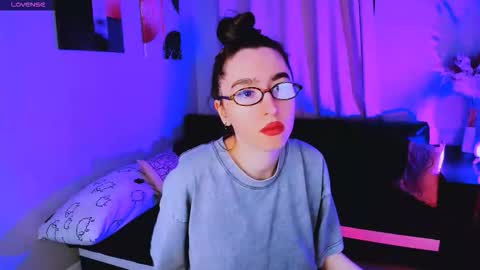 LILY online show from 11/12/25, 09:32