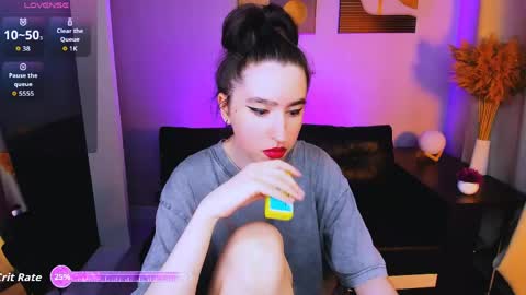 Snapshot of lily_xbaby chatting on 05/25/26, 01:50 LILY online show from 05/25/26, 01:50