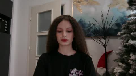 lilycandy_ online show from 01/17/26, 09:36