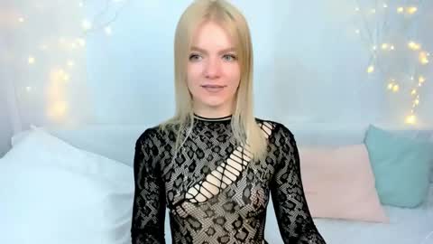 lilydavisss online show from 04/01/26, 02:23