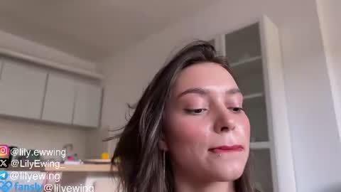 Snapshot of lilyewing_ chatting on 07/31/26, 03:33 Lily online show from 07/31/26, 03:33