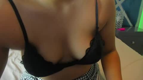 Sweetie Lily online show from 04/16/26, 01:01