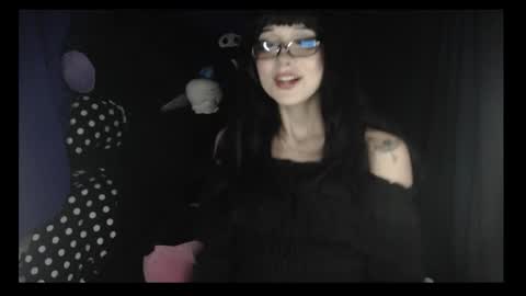 Snapshot of lilyimp chatting on 09/14/25, 01:49 LUka online show from 09/14/25, 01:49