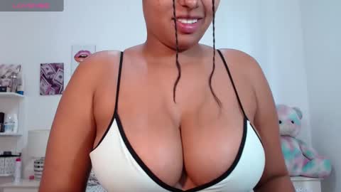 Snapshot of lilyjacksonn chatting on 01/23/25, 08:24 Lily.. online show from 01/23/25, 08:24