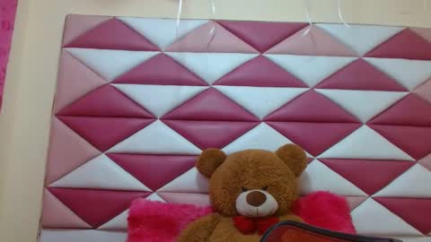 lilyjamesx online show from 01/02/25, 07:40