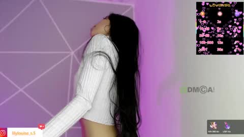 Snapshot of lilylouisee_ chatting on 05/13/26, 04:37 Liliana louise online show from 05/13/26, 04:37