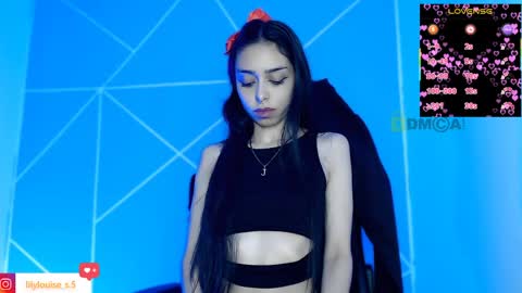 Snapshot of lilylouisee_ chatting on 05/24/26, 02:16 Liliana louise online show from 05/24/26, 02:16