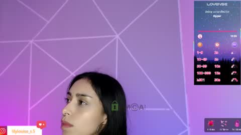 Snapshot of lilylouisee_ chatting on 06/12/26, 01:37 Liliana louise online show from 06/12/26, 01:37