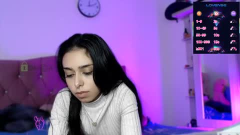 Snapshot of lilylouisee_ chatting on 07/30/26, 12:20 Liliana louise online show from 07/30/26, 12:20