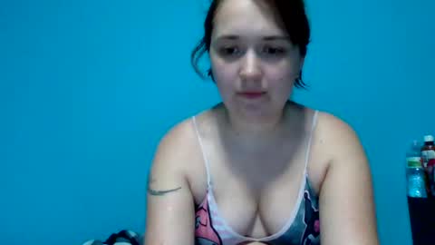 Snapshot of lilylovegood04 chatting on 07/14/26, 04:13 lily online show from 07/14/26, 04:13