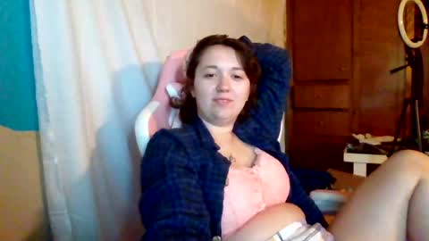 Snapshot of lilylovegood04 chatting on 08/03/26, 02:33 lily online show from 08/03/26, 02:33