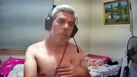 Snapshot of lilylovelyman50 chatting on 06/29/26, 04:40 lilylovelyman50 online show from 06/29/26, 04:40