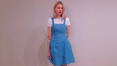 Lily online show from 12/01/25, 02:16