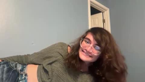 Snapshot of lilylustwell chatting on 04/11/26, 01:10 lilylustwell online show from 04/11/26, 01:10