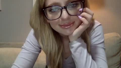 LilyMae online show from 12/09/24, 07:18