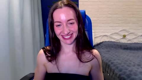 Lily online show from 04/23/26, 07:41