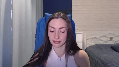 Snapshot of lilymellow chatting on 07/31/26, 07:41 Lily online show from 07/31/26, 07:41