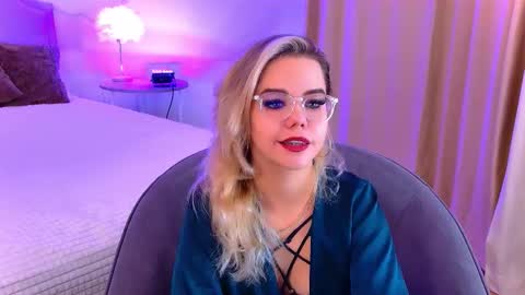 Rose online show from 09/19/25, 05:31