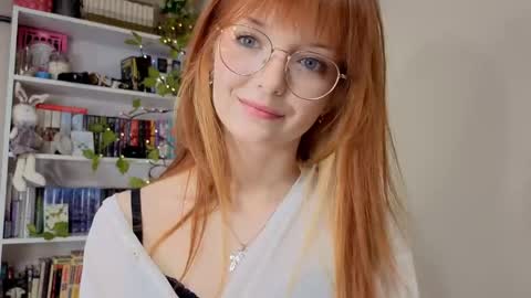 Lily online show from 05/11/26, 10:07