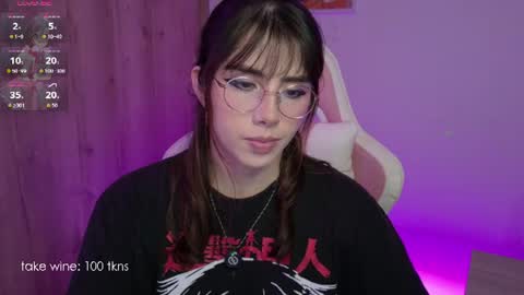 Snapshot of lilyrouse_ chatting on 06/19/26, 04:28 lily help me to collect more cosplay online show from 06/19/26, 04:28