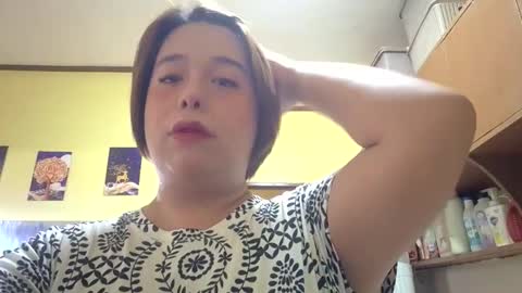 Snapshot of lilysette chatting on 05/18/26, 07:58 lilysette online show from 05/18/26, 07:58