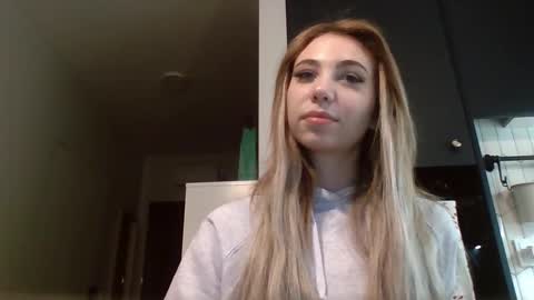 Lily online show from 12/22/25, 06:05