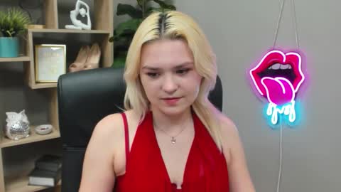 Lily online show from 03/08/26, 07:45