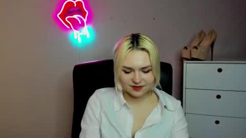 Lily online show from 03/16/26, 02:43