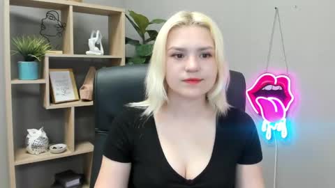 Lily online show from 05/21/26, 06:31