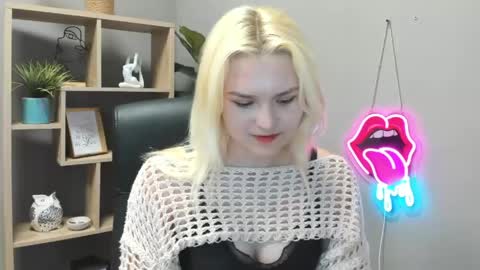 Lily online show from 05/22/26, 07:15