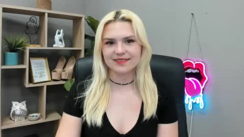 Lily online show from 06/02/26, 02:08
