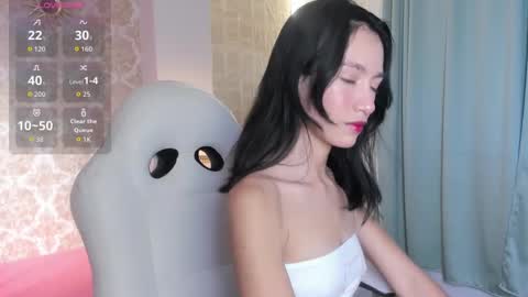 lilythea_ online show from 09/17/25, 08:43