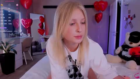 Lily online show from 02/14/25, 05:03