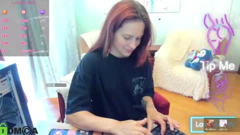 Snapshot of lilyviolet7 chatting on 06/29/26, 07:03 Hi Im Lily online show from 06/29/26, 07:03